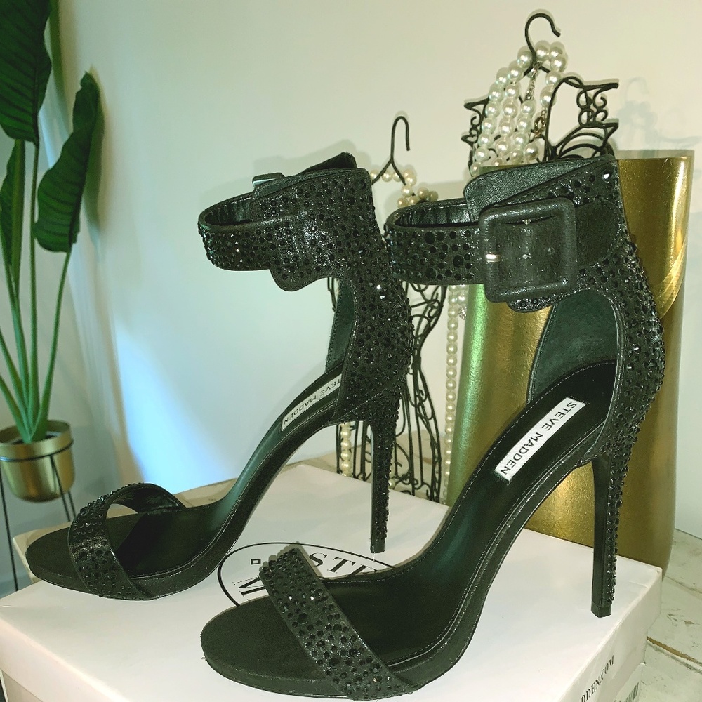 Steve Madden open toe sandal